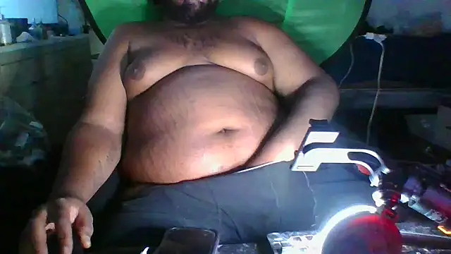 Snapshot of pornman6968 chatting on 09/12/25, 01:33 pornman6968 online show from 09/12/25, 01:33