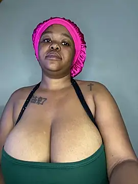 Snapshot of Mandy-101 chatting on 10/06/25, 03:02 Mandy-101 online show from 10/06/25, 03:02