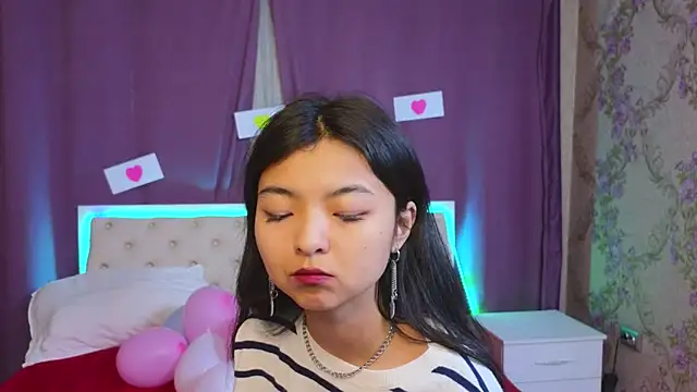 Shy Kira online show from 02/10/25, 12:50