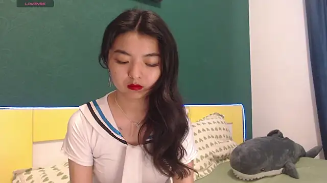 Snapshot of Shy_Kira chatting on 06/12/26, 08:45 Shy Kira online show from 06/12/26, 08:45