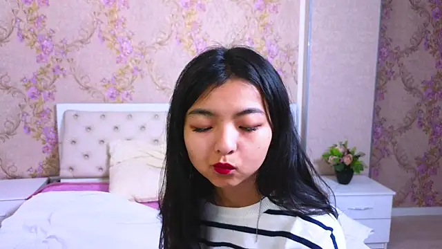 Shy Kira online show from 01/24/25, 12:31