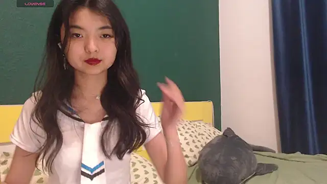 Snapshot of Shy_Kira chatting on 06/17/26, 01:54 Shy Kira online show from 06/17/26, 01:54