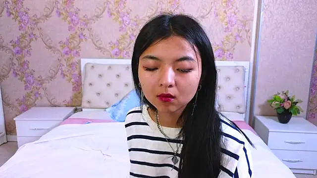 Shy Kira online show from 01/23/25, 12:52