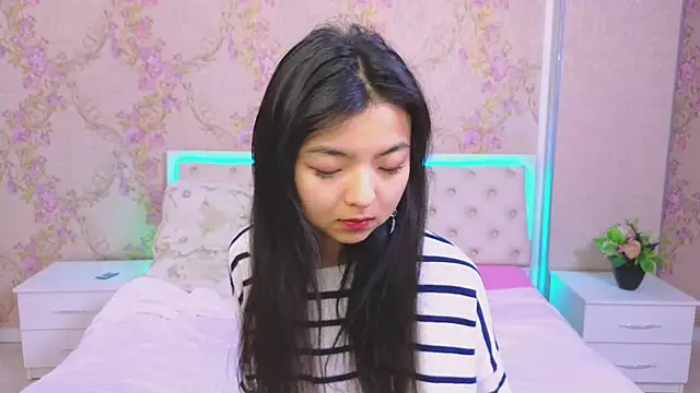 Shy Kira online show from 01/20/25, 12:28