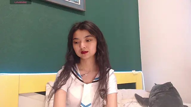Snapshot of Shy_Kira chatting on 06/01/26, 08:47 Shy Kira online show from 06/01/26, 08:47
