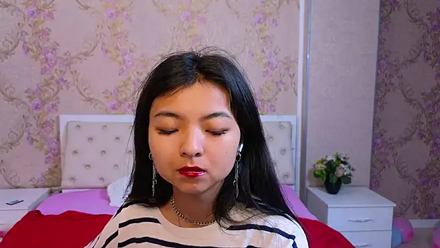 Shy Kira online show from 02/09/25, 12:41