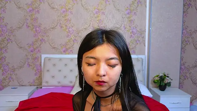 Shy Kira online show from 02/04/25, 12:44