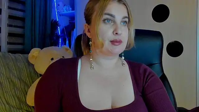 CoraSwon online show from 03/26/26, 05:55