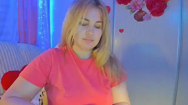 CoraSwon online show from 03/19/25, 06:44