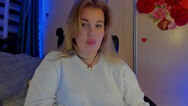 CoraSwon online show from 11/13/25, 10:02