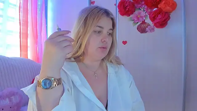 CoraSwon online show from 03/18/25, 11:55