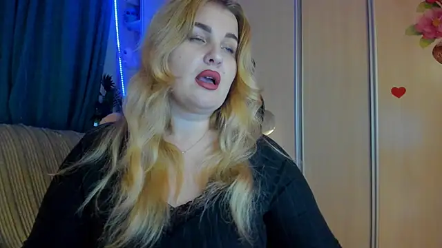 CoraSwon online show from 03/31/26, 02:19