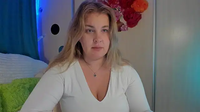 CoraSwon online show from 09/08/25, 06:18