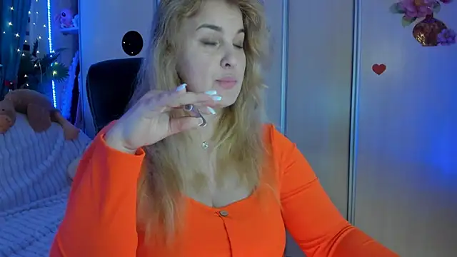 Snapshot of CoraSwon chatting on 02/03/26, 07:30 CoraSwon online show from 02/03/26, 07:30