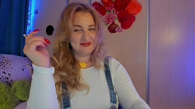 CoraSwon online show from 09/13/25, 07:36