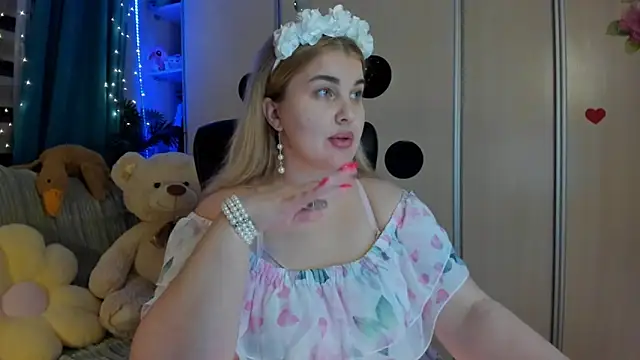 Snapshot of CoraSwon chatting on 03/01/26, 04:51 CoraSwon online show from 03/01/26, 04:51