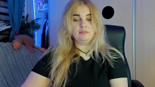 Snapshot of CoraSwon chatting on 02/12/26, 06:40 CoraSwon online show from 02/12/26, 06:40