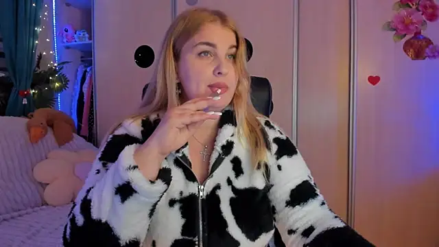 Snapshot of CoraSwon chatting on 02/06/26, 05:31 CoraSwon online show from 02/06/26, 05:31