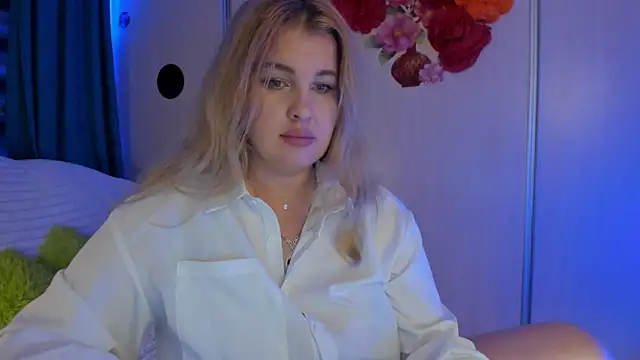 CoraSwon online show from 10/04/25, 07:37