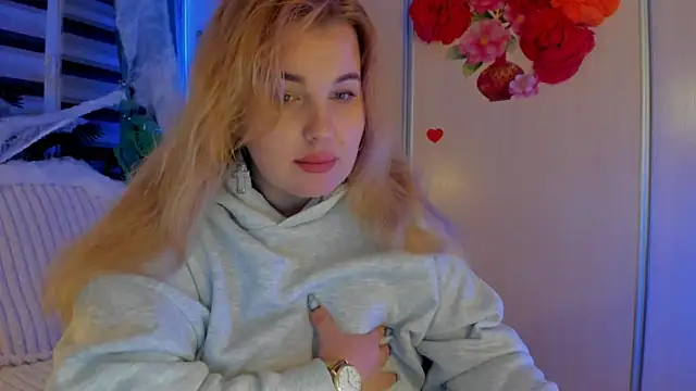 CoraSwon online show from 11/02/25, 10:26