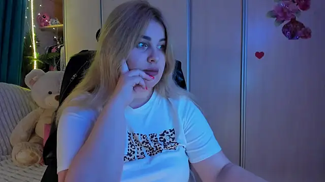 CoraSwon online show from 03/05/26, 05:20