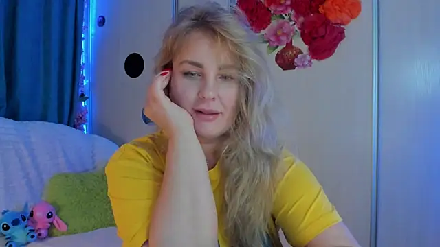 CoraSwon online show from 09/24/25, 06:36