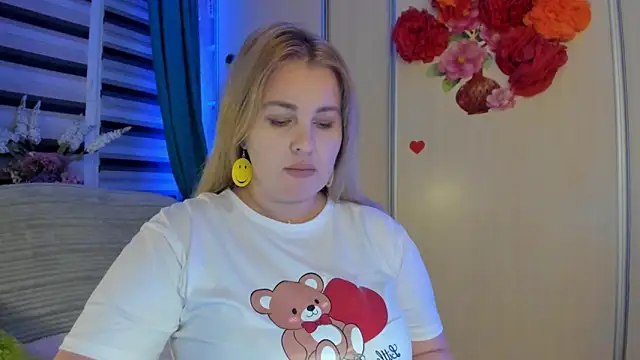 CoraSwon online show from 09/27/25, 06:14