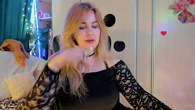 Snapshot of CoraSwon chatting on 02/23/26, 06:58 CoraSwon online show from 02/23/26, 06:58