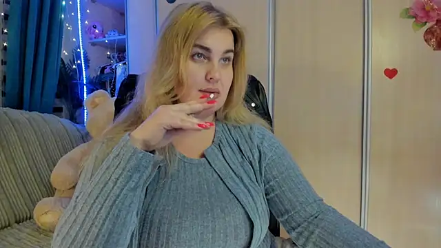 CoraSwon online show from 03/03/26, 05:53