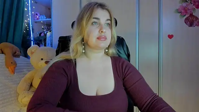 CoraSwon online show from 03/04/26, 05:31