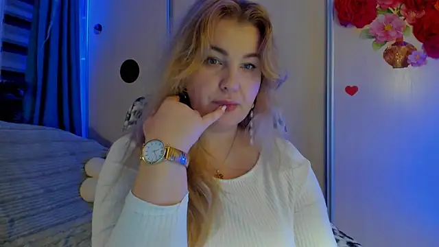 CoraSwon online show from 11/20/25, 10:52