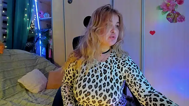 Snapshot of CoraSwon chatting on 02/22/26, 05:03 CoraSwon online show from 02/22/26, 05:03