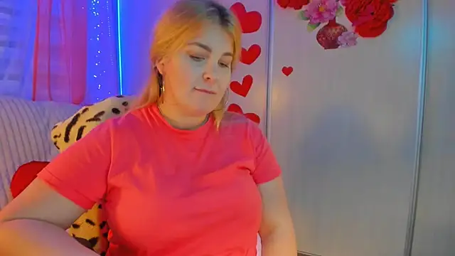 CoraSwon online show from 03/19/25, 03:40