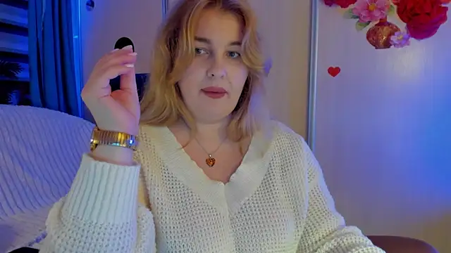 CoraSwon online show from 11/21/25, 06:07