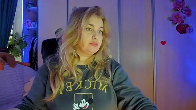 Snapshot of CoraSwon chatting on 02/09/26, 07:06 CoraSwon online show from 02/09/26, 07:06