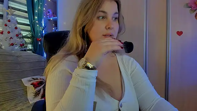 Snapshot of CoraSwon chatting on 12/23/25, 09:19 CoraSwon online show from 12/23/25, 09:19