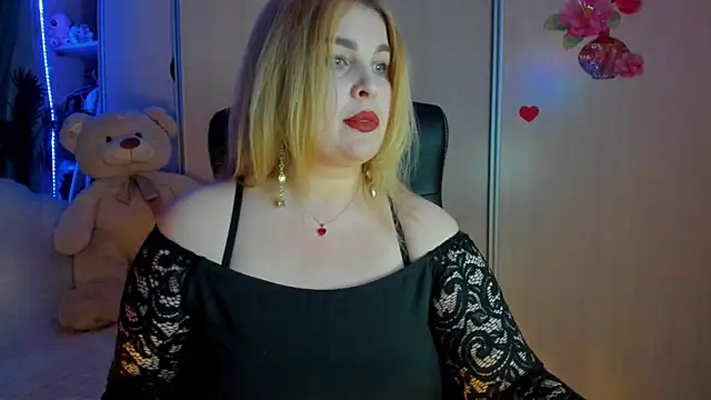 CoraSwon online show from 04/09/26, 05:19