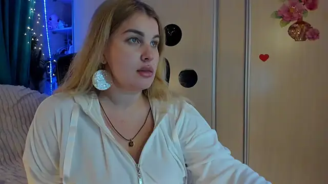 CoraSwon online show from 03/16/26, 06:10