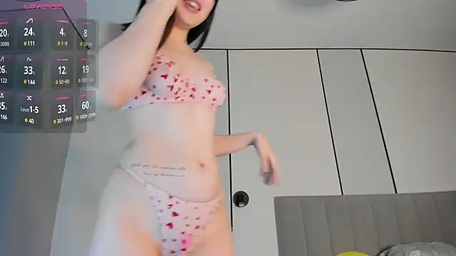 Snapshot of Naomi_52 chatting on 02/06/25, 07:35 Naomi 52 online show from 02/06/25, 07:35