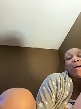 Snapshot of KLoveeee chatting on 01/24/25, 05:31 KLoveeee online show from 01/24/25, 05:31