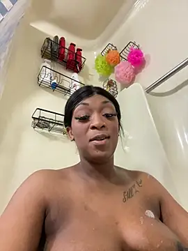 KLoveeee online show from 12/19/25, 03:10