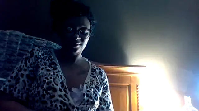 Snapshot of KLoveeee chatting on 01/12/25, 08:57 KLoveeee online show from 01/12/25, 08:57