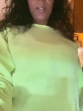 Snapshot of KLoveeee chatting on 01/09/25, 01:29 KLoveeee online show from 01/09/25, 01:29