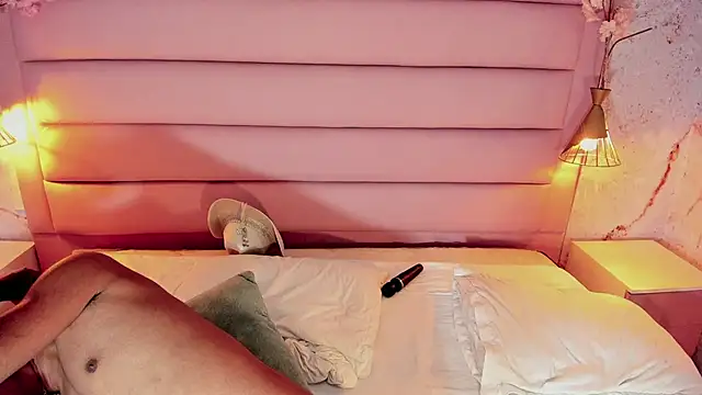 Maxim-Walker online show from 09/30/25, 03:07