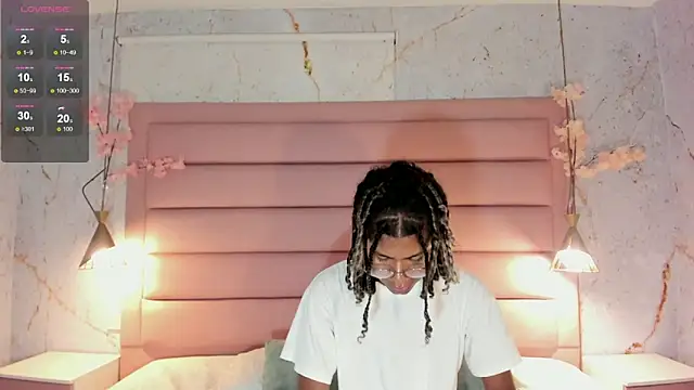 Maxim-Walker online show from 09/12/25, 03:39