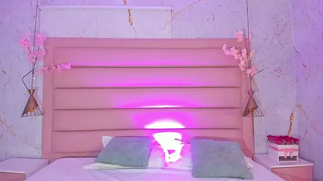 Maxim-Walker online show from 09/22/25, 02:50