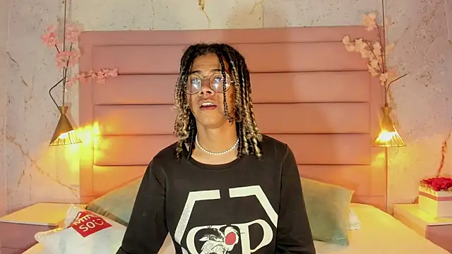 Maxim-Walker online show from 09/26/25, 02:51