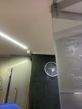 Maxim-Walker online show from 12/04/25, 03:49