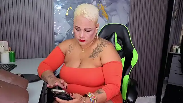 GianellaCox  online show from 04/18/26, 01:35