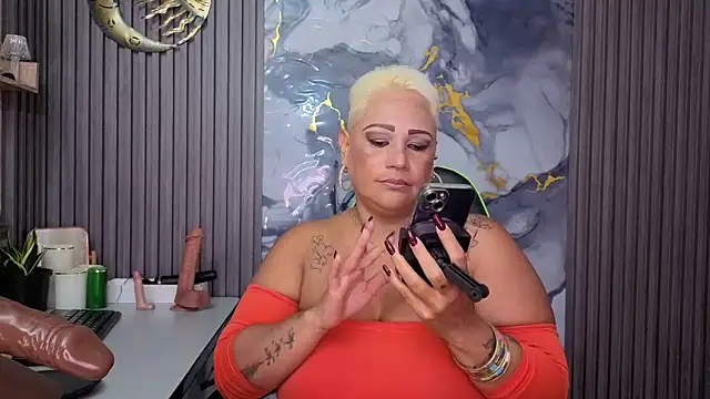 GianellaCox  online show from 04/18/26, 07:07